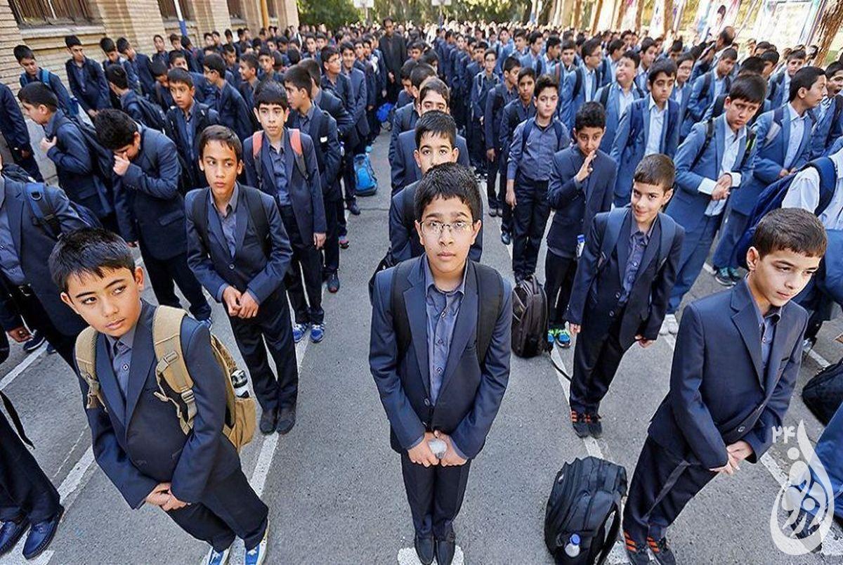 ساعت شروع به کار مدارس شناور میشود؟ 1 مدرسه 1